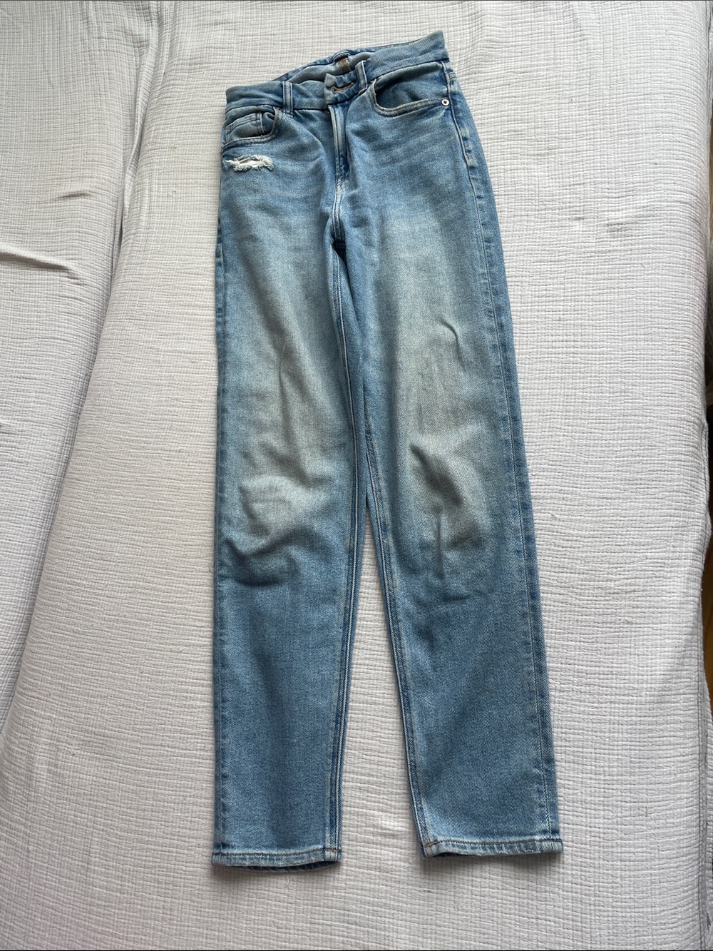 A&F Light Blue Women’s Straight-Leg Jeans, 000R